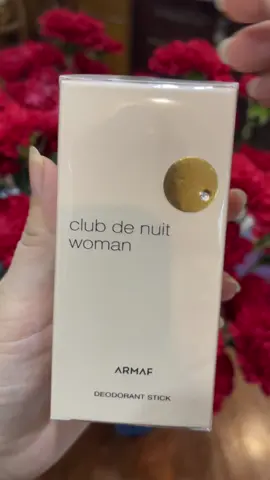 THƠM NHỨC CÁI NÁCH LÀ THẬT  👉 Bác nào thích Nách thơm như xịt nước hoa thì rinh ngay em nó về nhà đi nào , mùi mê dã mannnn luôn ý 😍 1 lọ xài cả năm luôn nhé! 👉 Lăn nách #Club de nuit nữ (Hồng) ▪️ Dạng sáp 75g, rẻ hơn dôi hơn, dùng cả năm ko hết luôn ạ