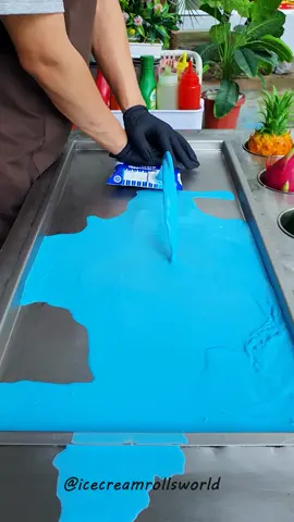 Blue ice cream #asmr #satisfying #foryou #icecream 