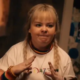 love this lil anxious lesbian🏳️‍🌈 #derrygirls #derrygirlsedit #kesha  #nicolacoughlan #clare #netflix #goviral #edit #fyp #perte #tiktok #bridgerton #polin #derrygirlsseason3 #derry #viral 