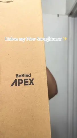 I’ve had the same flat iron since i was in middle school and it finally went to heaven on me. Excited to tey this one out! 👸🏽🌸🫶🏽 #apex #apexhairstraightener #flatiron #fyp #silkpressseason 