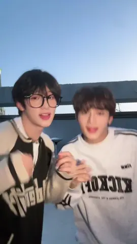 K-POP Time Machine⏳  #BIGBANG 선배님🫡✨ We Like ✌🏻 Party -🎉   #XODIAC #소디엑  #빅뱅 #WELIKE2PARTY 