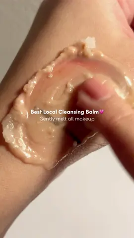 Cleansing balm lokal fav akuuu💖 bener2 teksturnya tuh buttery soft dan melting easily gituuu! Cepet bgt ngapus makeup walaupun makeup nya tebel🥹 wanginy sweet tapi ttp soft kok ga ganggu sama sekali! Afternya muka jadii lebih moist dan ga kering✨ loveee it #seamakeup #seamakeupcleansingbalm #cleansingbalm #cleansing #rekomendasicleansingbalm 