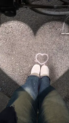 Em bé hay khóc gọi là mít ướt… Em bé nhớ anh gọi là mít diu ..😊