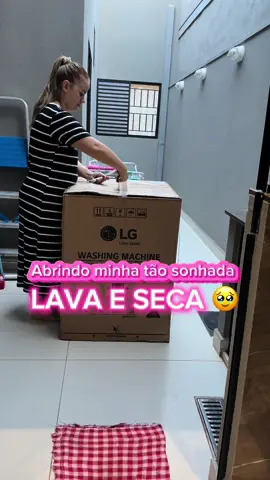 Apresento pra vocês minha tão sonhada lava e seca 😍 Marca: LG Smart  Cor: Black Inox  Modelo: VC2 14/8kg com inteligência artificial 