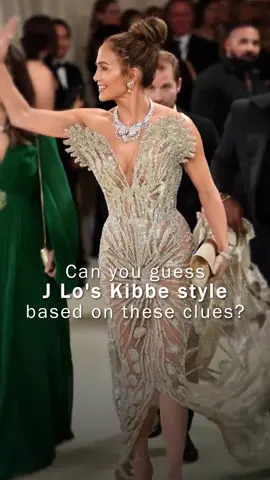 JLo’s style is legendary. She looks especially 🔥 when she dresses for her Kibbe. Comment below if you can guess her #kibbebodytype!  #jlo #jenniferlopez #kibbe #kibbebodytypes #redcarpetfashion #looksky 