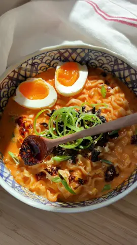 After trying the soup version of Buldak Ramen, i finally understand the hype. Visit my IG:junicooking for the recipe #buldakcarbonara #buldakramen #kewpiemayo #kewpiemayoramen #ramensamyang #samyangnoodles #ramyunnoodles #spicynoodles #ramennight #latenightsnack #spicysoup #noodlelover #koreanfood #EasyRecipe #buldaksauce #creamynoodles #nauancungtiktok #lunchideas #ramenhacks #foodhacks #cookinghack 