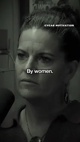 Menopausal hormonal changes may influence divorce rates among women over 40. 💬 Many attribute emotional challenges to external factors, unaware of their biological shifts. 🧠 This lack of self-awareness can strain relationships and lead to dissatisfaction. Speaker: @dr.mindypelz  #women #divorce #men #parents #family #Relationship #neuroscience #relationshipgoals #change #Lifestyle #relationships #womensupportingwomen 