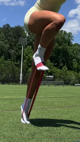 FULL BODY MOBILITY | hips, ankles, and spine. strengthening, lengthening, and flowing.🌊 bc your mobility gains should be just as important as your strength gains.  routine breakdown posted on my ig!  🔗 in bio for athletic strength, power, and mobility programs.   #trainlikeanathlete #athlete #coreworkout #mobility #mobilityroutine #mobilitytraining #hiitworkout #hiit #conditioning #plyometrics #agility #athletictraining #fitnessmotivation #fitnessjourney #gymmotivation 