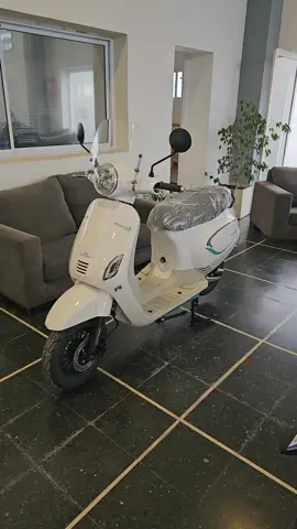 🔥Nueva Motomel Strato-E🔥 El futuro ya llegó....el scooter urbano 100% con el respaldo de una de las empresas con más historia en la Argentina !!!#motomel #scooter #motoelectrica 