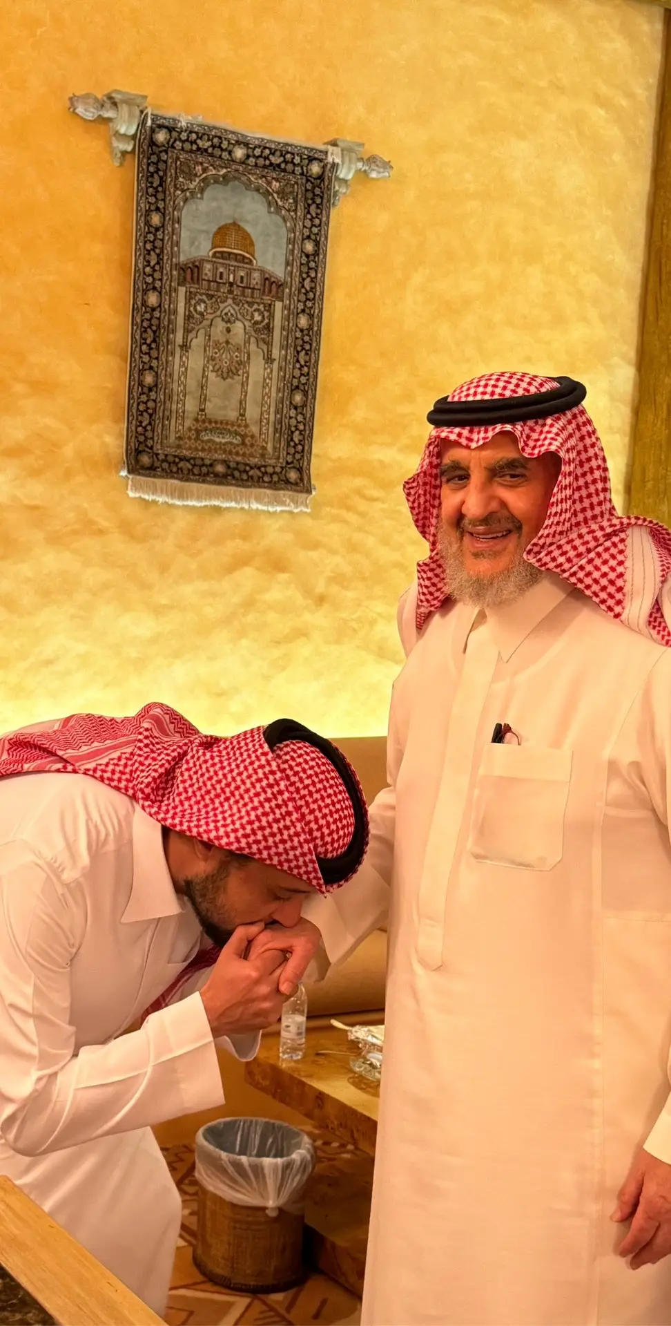 أسأل الله الكريم ان يحفظك ويطول عمرك ويديم عليك الصحة والعافية والسعادة والصلاح ويطيل في عمرك ويبقيني لخدمتك وان يجعلني وإخوتي ابر الناس بوالديهم يا #أعظم_أب Best #father in the world ❤️