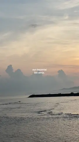 hanya wacana #pantai #sunset #sunrise #pantaivibes #beranda #senja #quotes 