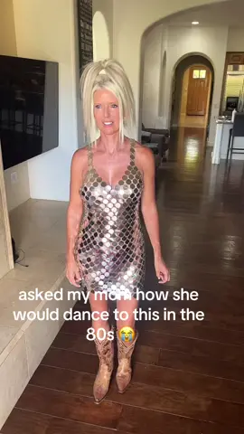 not her thinking about the moves in the beggining 😭#momdancechallenge #80s 