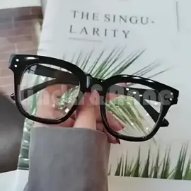 Kacamata Kotak Pria Wanita Perlingdungan Anti Uv Lensa Bening Gradasi Aksen Dua Titik Square Glasses Accessoriess Fashion #kacamatakotak #kacamatalensagradasi #racuntiktok  https://id.shp.ee/6kv0c3l?smtt=0.0.3