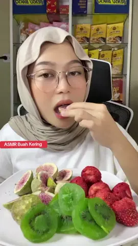 Cobain Yang Lagi Viral  #freezedried #strawberrykering #freezedriedstrawberry #kripikbuah #keripikbuahdansayur #buahkering #buahkeringviral #mukbang #asmr #mukbangasmrfoods #fyp #tiktokvirall #viral #trending #mukbangkorean #mukbangchina #eatingshow #fypシ #eatmukbang🌶 