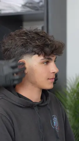 Try a blow out taper😮‍💨 #torontobarber #barber #haircut #taperfade #straighthair #taper 