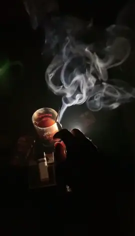 Cuộc đời không bao giờ đưa ai vào ngõ cụt, chỉ có con người tự đưa nhau vào đường cùng..👌