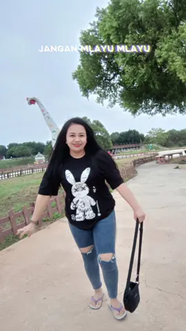 Jangan mlayu mlayu nanti sendalnya pedot 😩🤣 #wongreang 🤘