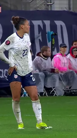 🏄🏻‍♀️🌊 #trinityrodman #rodman #uswnt #concacafwomens #WomensFootball #womenfootballplayers 