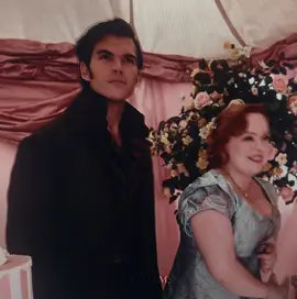 The tension in this season is so 🧎🏼‍♀️(scenes will be on my scp account on insta: bridgertonsc3nepacks)  #bridgertonseason3 #bridgerton #penelopefeatherington #colinbridgerton #polin #fy #fypage 