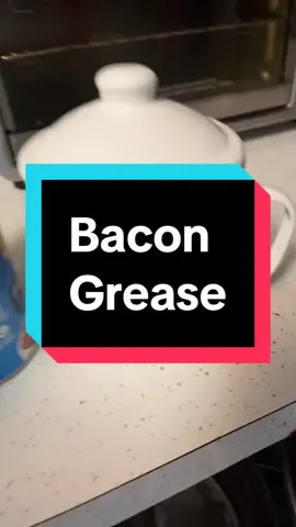 Farmhouse bacon grease container - now if the rest of my refrigerator was organized🤪 #farmhouse #farmhousedecor #fridgeorganization #refrigerator #fridgegoals #organize 