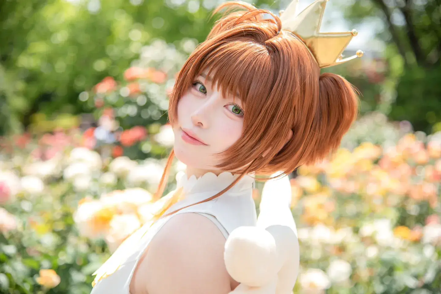 実はこのコスプレには想いが詰まってます。 準備をサポートしてくれた親族が昔、武器や鎧を自作する程のコスプレイヤーを趣味でしてて、若い時に推しのコスプレが出来なくて悔いを残していたらしいです。 だから代わりに私が推しの衣装を着用して、準備やサポートはその親族がしてくれて、一つのコスプレが完成しました。 「想いが供養された」と言ってました。笑 コスプレ家系でくさ。#ccさくらコスプレ #Cosplay #コスプレ #アコスタ鶴舞 #カードキャプターさくらコスプレ 