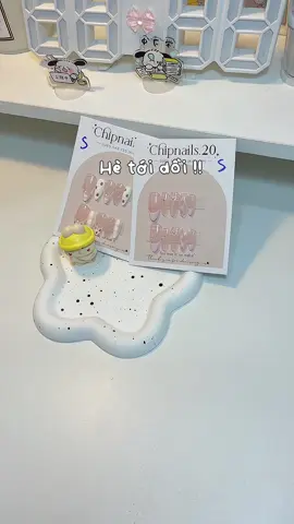 Hè roài,nail box thoaiii đối với mấy ng nghèo khỉ kh có 💸làm nail như t thì nên mua nail box nha😇😇#nailbox#nailboxchipnails#unbox #diyereview #hellodituyet #foryoupage #unboxing #xh #xuhuong #giare 