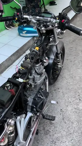 Blong kanan wanii😁#fyp #cb #fy #cbbiru #cb100 #foryou #fypシ #bcaxyz #cbindonesia #xyzbca #foryoupage #CapCut #fypage #cb100indonesia #fypシ゚viral #cbstory 