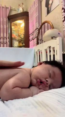 Massage lưng cho Bé #tresosinh #massagebe #xuhuong 