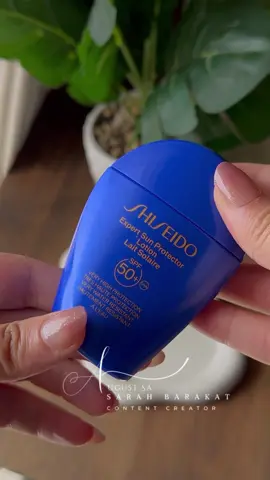 Shiseido Expert Sun Protector Lotion SPF50 🌞 . . #AugustSaShiseido #AugustSaSunScreen . . . بما إنّه الصيف دخل خلاص هجرّب الصيف دا بإذن الله كذا نوع صن سكرين جداد وهنزلكم عنهم ريڤيوهات تفصيليّة، أنا الحقيقة بكره الصن سكرين اوي ما اخبيش عليكم 😂 فبجرب انواع تكون خفيف جداااااا محسش بيها ع وشي خالص، النوع دا من شيسيدو حمايته عالية جدًا ومقاوم للماء هينفع للمصايف كمان اوي، وانتبهوا من نقطة الوضوء مع الصن سكرين عمومًا 👌 حاولو تمسحوه بميسيلار وقطنة عشان ما يبقاش فيه أي ح ـرج شرع ـي 🙏 أنا مش بفتي بس بقولكم خدوا الأحوط وأسألوا أهل العلم برضو 🙏 . . . . . . . . . ‎‏#follow #trend #trending #perfumelovers  #skincare #photographer #photo  #beauty #beautybloggers  #art #perfumecollection #sephora #perfumes #perfume #dubai  #luxuryperfume #luxurystyle #luxuryskincare #ugc #ugccreators #ugccommunity   #unboxing #unboxingasmr #asmr #shiseido #sunscreen #summervibes @SephoraMiddleEast @SHISEIDO 