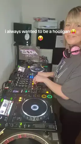 #LIVEhighlights #TikTokLIVE #LIVE #fyp #djmizzt #mizzt #girldj 