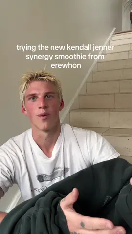 wait im about to be a food reviewer. this was actually so good I want another 🍑🍑🍑@SYNERGY Kombucha @Kendall Jenner @Erewhon Market #synergy #erewhon #synergykombucha #kendalljennersmoothie #ad 