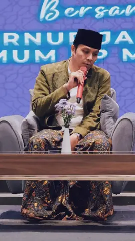 gus kaustar pusat pusat dengan ciri khas sarung lasemnya🥰🥰#sarung #guskautsarploso #sabilutaubah 
