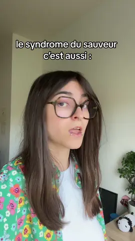 Te reconnais-tu dans le besoin constant d'aider les autres, parfois au détriment de ton propre bien-être ? 🤔 #syndromedusauveur #bienveillance #ecoute #safeplace #psychology #psychic #santementale #pourtoi 