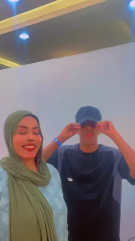 Jabra afeey 🤣@Madaxweeynaha jubbland💚🤍🩵🐘 #iftinmodel 