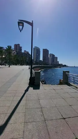 #beirut #einmrayse #fyp #sunnyday #corniche #beyrouth #visit #sun #beautifulday #beautifulcountry #foryourpages #tiktok 