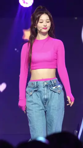 ja usei, mas vou usar denovo na minha principal, essa fancam é muito linda 💓 | sullyoon fancam | sullyoon fancam rosa | #fy #popiecams #fyp #tiktok #sullyoondaduda #sullyoon #fancam #kpop #nmixx 