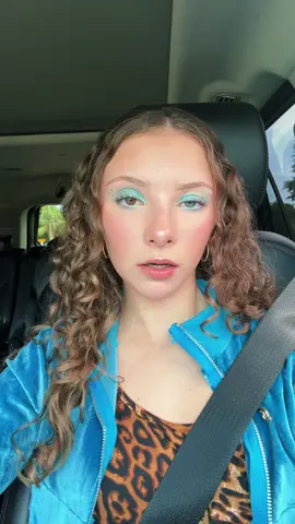 Welcome to the final show.🎤 This is such a bitter seeet feeling omg😕 #fyp #chorus #middleschool #8thgrade #end #final #makeup #blue #eyeshadow #slay #sad #concert #curly #90’s 