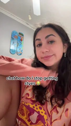 it looks like i got stung by a bee on my eye 