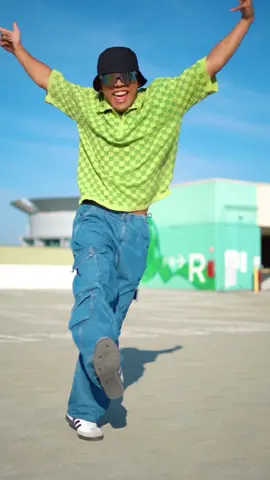 This dance is out of this world! @ICC #SeanPaul #Kestheband #T20WorldCup #Cricket #OutOfThisWorld