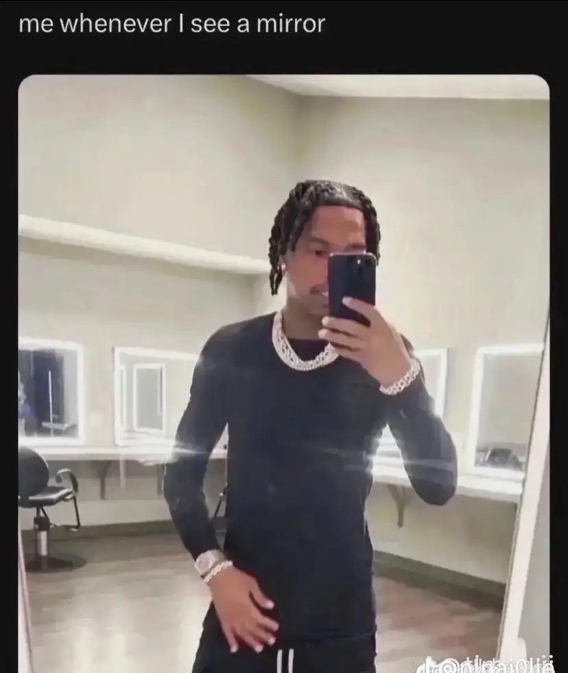 😙🤳 #mirrorselfie 