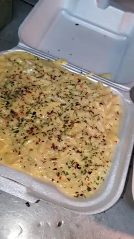 Buy one and get one free! every Thursday 🤩 #fyp #macandcheese #macncheese #foryoufood #foryou #foryoupage 