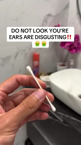 Did you know you shoudn’t be using cotton buds to clean your ears? 🤔 