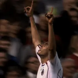 Garota de Ipanema | Kaká 🤩 Essa música já é dele. #kaka #edit #football #skills 