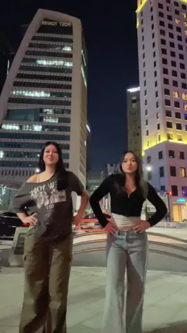 duo takes on koreaaa 😝😝 @lauren (tag dc!!) #beyonce #dance #seoul #southkorea 