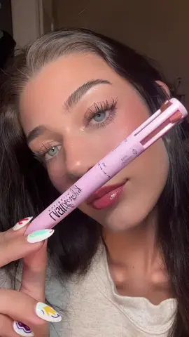 A 4-in-1 pen for touch ups eveywhwre 👄 👀 #4in1makeuppen #makeuppen 