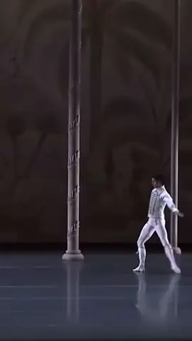Isaac Hernández- Variación de Paquita🩰🤎 #ballet #isaachernandez #englishnationalballet #fyp #maledancer 