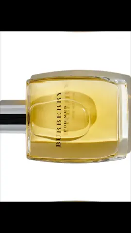 ☀️☀️☀️ Burberry Classic for men 🤩Nước hoa B.ur.berry For Men với sức hấp dẫn lan tỏa cùng năm tháng.  💙Mùi hương trẻ trung, nam tính, mang đậm dấu ấn nước hoa Burberry. 🥳B.urb.erry For Men bắt đầu một cách khá nhẹ nhàng với hoa oải hương, cỏ xạ hương và cam Bergamot. Sự xuất hiện của bạc hà ở tầng hương đầu có vai trò khuấy động và kích thích khứu giác của người sử dụng. Đây là thành phần vô cùng dễ nhận biết, cũng như điểm nhấn nổi bật của tổng thể chai nước hoa. Sang đến tầng thứ hai, mùi hương trở nên mềm mại và quyến rũ hơn bởi sự xuất hiện của một loạt tinh dầu nhóm hoa. Hoa nhài, phong lữ, gỗ đàn hương và rêu sồi góp mặt gần như cùng lúc khiến cấu trúc tầng hương trở nên dày đặc và đậm đà hơn gấp bội. 🧧Sự xuất hiện của hổ phách, xạ hương cùng vani ở tầng base notes mang đến “cái kết” ấm áp, lắng đọng quen thuộc cho tổng thể mùi hương. 💎 100ml :  🌈 Em  cam kết chỉ bán đúng hàng xách tay chính hãng Authentic. ⛔️ Nói không với hàng F A K E. ❤️ Hân hạnh phục vụ các bạn !