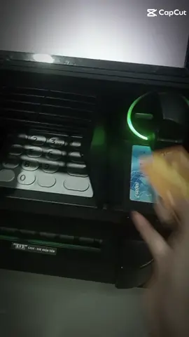 Rút tiền ở ATM còn phải đếm lại, việc gì phải tin một người đến ảnh của bạn họ còn không đăng