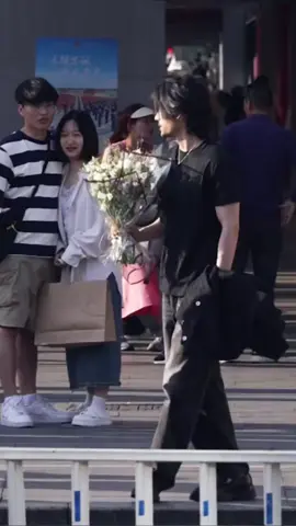 Lãng tử phong trần.. M.N like chia sẽ giúp mk với ạ#xhtiktok #traideptrungquoc #toptrending #hashtag #CapCut #top10 