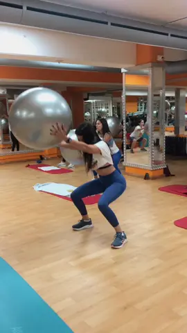 Ball class 💦  #fitbyryn #ballclass #swissball #workout #byblos #lebanon #fitnessmotivation #fitok #glutesworkout #fyp #fitgirls #gymmotivation 